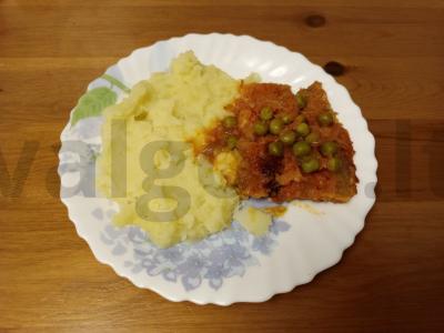 Troškintas menkė su daržovėmis pagrindine nuotrauka