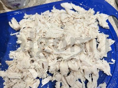 Salotos su vištiena, ananasais ir kukurūzais Žingsnis 5