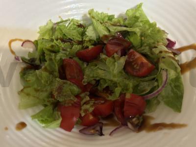 Daržovių salotas „Rudeniškai“ pagrindine nuotrauka