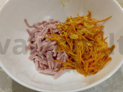 Asparagų, dešros ir žirnių salotos Žingsnis 3