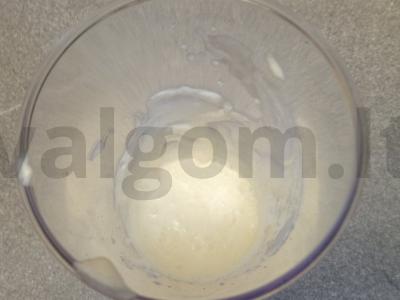 Mango, mėlynių ir plakto grietinėlės desertas Žingsnis 4