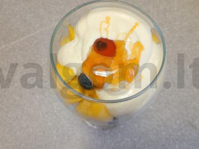 Mango, mėlynių ir plakto grietinėlės desertas Žingsnis 6