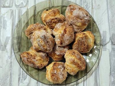 Nuostabūs sausainiai su varškės grūdeliais grietinėlėje pagrindine nuotrauka