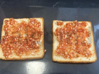 Picos-tostai su dešrelėmis ir mocarela Žingsnis 4