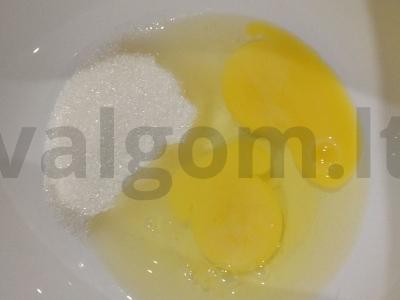 Švelnus kvapnus bananų keksiukas Žingsnis 1