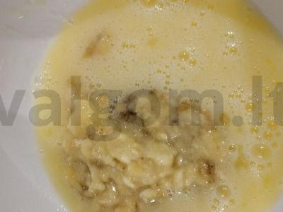Švelnus kvapnus bananų keksiukas Žingsnis 2