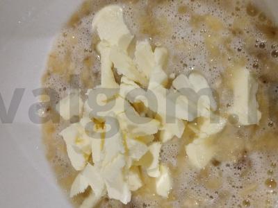 Švelnus kvapnus bananų keksiukas Žingsnis 3