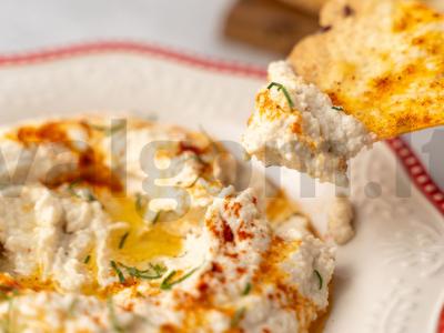 Žiedinės kopūstų humusas pagrindine nuotrauka