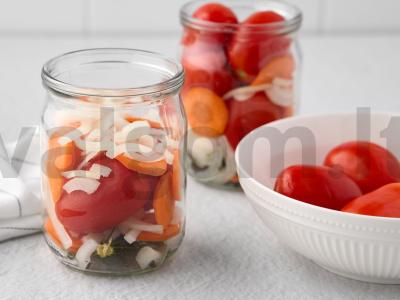 Pomidorai su morkomis ir svogūnais žiemai Žingsnis 3