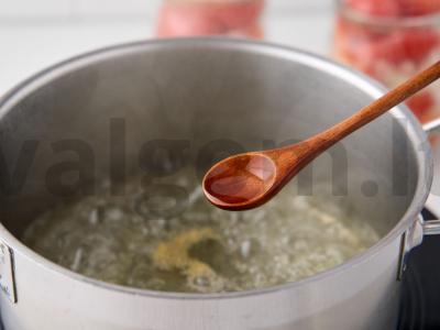 Pomidorai su morkomis ir svogūnais žiemai Žingsnis 7