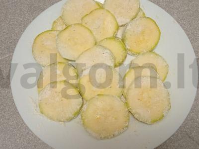 Kepti cukinijos su acto padažu Žingsnis 3