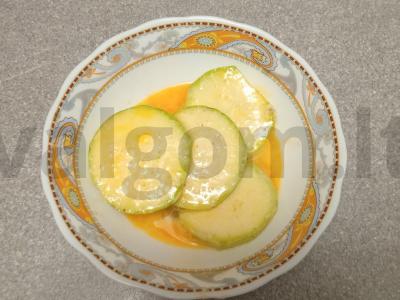 Kepti cukinijos su acto padažu Žingsnis 4