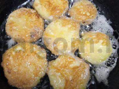 Kepti cukinijos su acto padažu Žingsnis 6