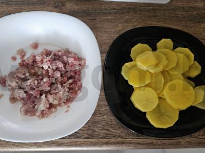 Bulvių ir faršo apkepas vakarienei Žingsnis 1