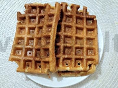 Vieniški vafliai iš minkštos varškės su mango ir marakuja pagrindine nuotrauka