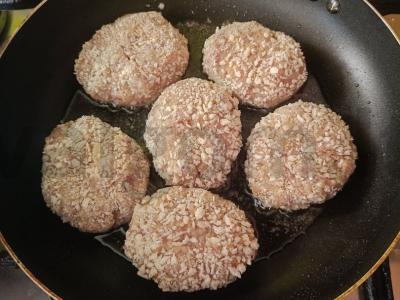 Kalakutienos kotletai su paprika alyvuogių aliejuje Žingsnis 6