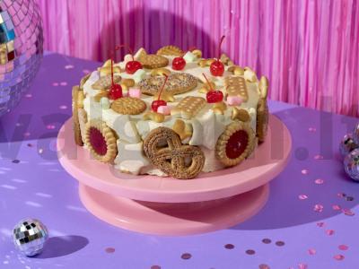 Sluoksniuotas tortas pagrindine nuotrauka