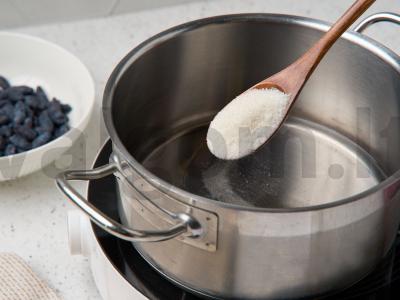 Skani uogienė iš žemuogių Žingsnis 1