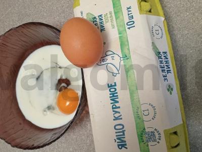 Omletas su dešrele ir petražolėmis Žingsnis 2