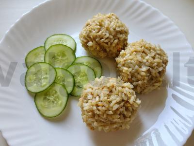 Mėsos ežiukai su cukinija ir rudaisiais ryžiais pagrindine nuotrauka