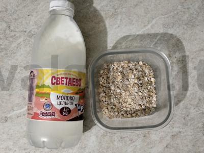 Skani avižinė košė su uogomis be virimo Žingsnis 1