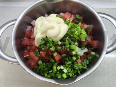 Salotas su dešrainių sūriu ir kumpiu Žingsnis 4