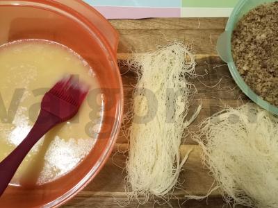 Kataifi tešlos ritinėliai su graikiniais riešutais Žingsnis 3