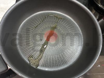 Jūros gėrybių makaronai per 15 minučių Žingsnis 1