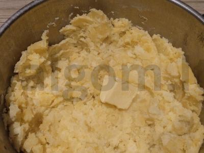 Bulvių košė su žaliu svogūnu ir mocarela Žingsnis 4