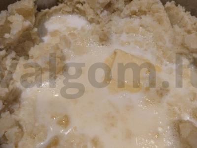 Bulvių košė su žaliu svogūnu ir mocarela Žingsnis 5