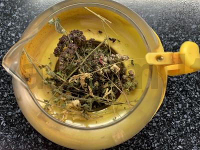 Žolelių arbata su juodųjų serbentų Žingsnis 2