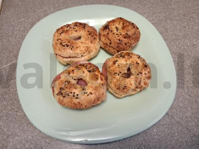 Varškės bageliai su rūkytomis dešrelėmis Žingsnis 9