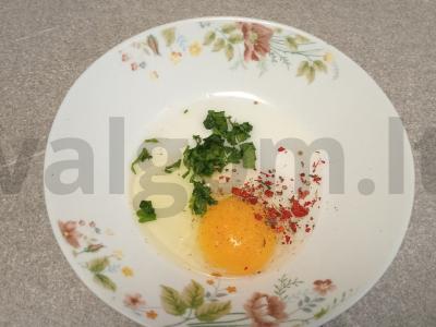 Kiaušinienė su kumpiu ir mocarela lavaše Žingsnis 1