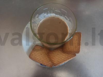 Gėrimas su cikorija ir grietinėlėmis pagrindine nuotrauka