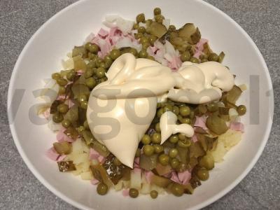 Salotas „Stolichnyj“ su alyvuogių majonezu Žingsnis 7