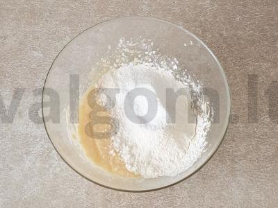 Kvapnus sausainiai su šokolado gabaliukais Žingsnis 3