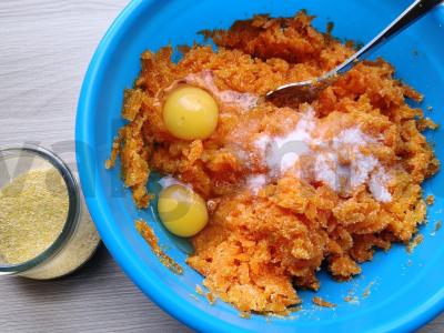 Morkų-kukurūzų kotletai Žingsnis 3