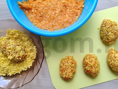 Morkų-kukurūzų kotletai Žingsnis 5