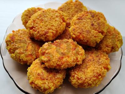 Morkų-kukurūzų kotletai pagrindine nuotrauka