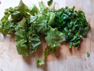 Daržovių salotas su kiaušiniu ir žolelėmis per 20 minučių Žingsnis 3