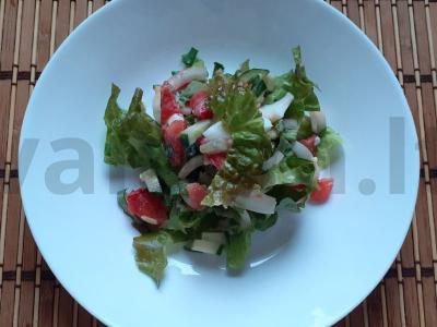 Daržovių salotas su kiaušiniu ir žolelėmis per 20 minučių pagrindine nuotrauka