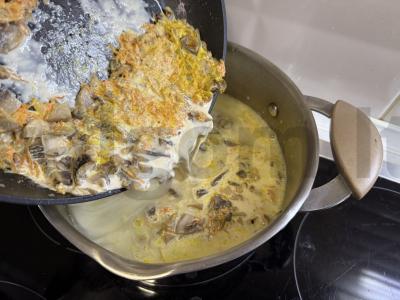 Grybų grietinėlės sriuba su skrudintais duonos kubeliais Žingsnis 5