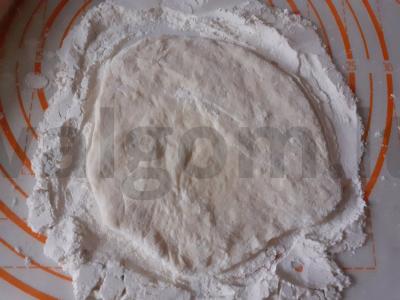 Mini picos su dešrelėmis, daržovėmis ir sūriu Žingsnis 1