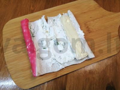 Krabų lazdelės užkandis su varškės įdaru ir brie sūriu Žingsnis 6