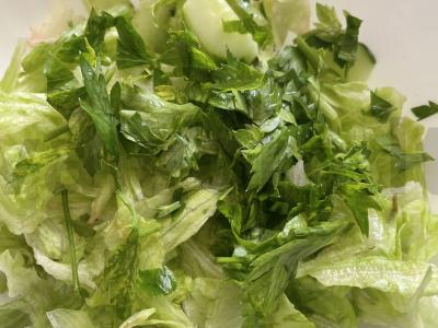 Žalias salotas su salotų mišiniu Žingsnis 3