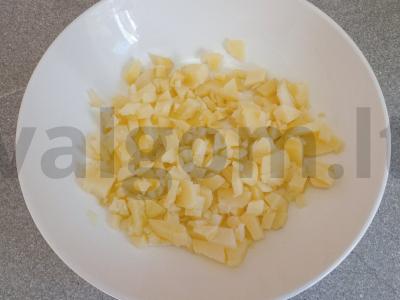 Okroška su šonine, krienu ir garstyčiomis ant duonos kvašo Žingsnis 1