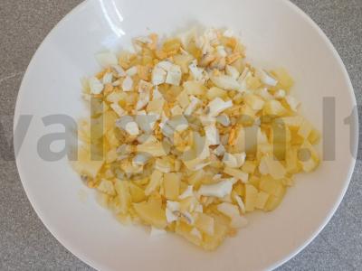 Okroška su šonine, krienu ir garstyčiomis ant duonos kvašo Žingsnis 2