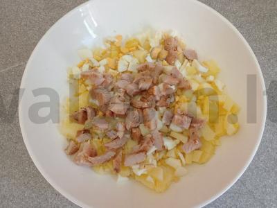 Okroška su šonine, krienu ir garstyčiomis ant duonos kvašo Žingsnis 3