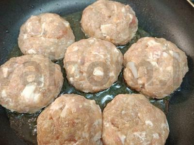 Aukštos baltymų vištienos kotletai Žingsnis 5