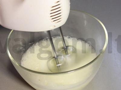 Meringos ritinys su uogomis Žingsnis 3